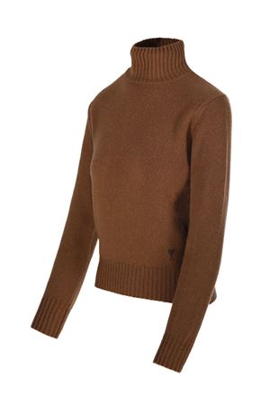 Maglione a collo alto in cashmere e lana marrone AMI | FKS833005216