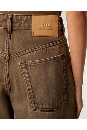 Jeans taglio ampio in twill di cotone marrone AMI | FTR450DE0112216