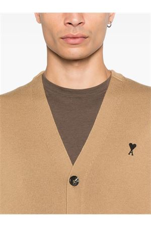 Cardigan in maglia in lana color cammello AMI | HKC361001288