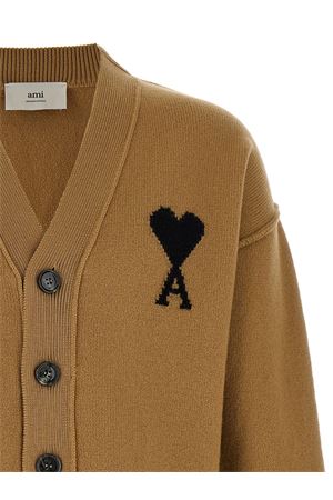 Cardigan in maglia di lana merino infeltrita cammello AMI | UKC367018288