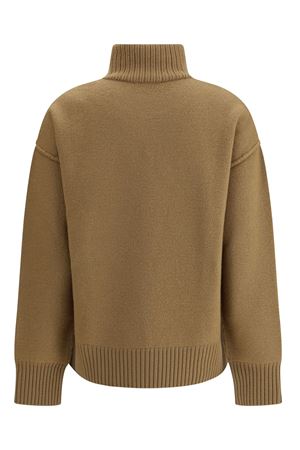 Maglione a collo alto in lana vergine cammello AMI | UKS839018288