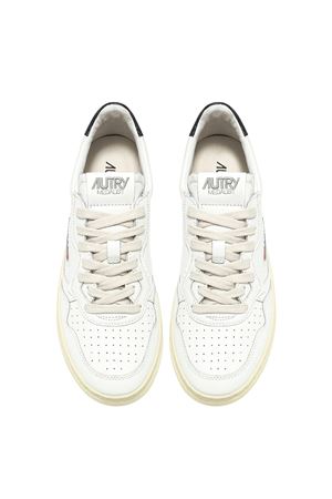 Medalist Low Sneakers In White And Black Leather AUTRY | AULMLL22WHTBLACK