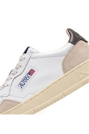 Medalist Low Sneakers In White And Morel AUTRY | AULMLS01WHTMOREL