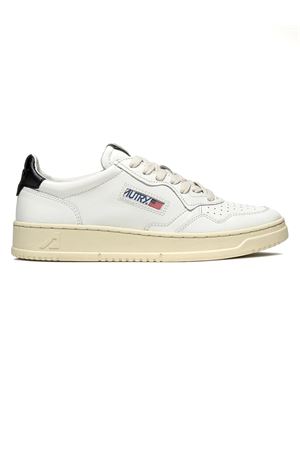 Sneakers medalist low in pelle bianca e nera AUTRY | AULWLL22WHTBLACK
