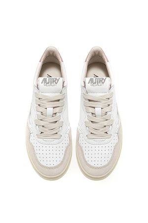 Medalist Low Sneakers In White And Powder AUTRY | AULWLS37WHTPOW