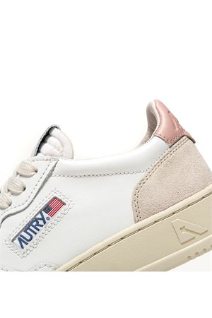 Medalist Low Sneakers In White And Powder AUTRY | AULWLS37WHTPOW