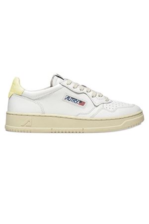 Medalist Low Sneakers In White Leather AUTRY | AULMLL09.