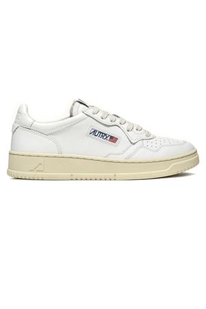 Medalist Low Sneakers In White Leather AUTRY | AULMLL15.