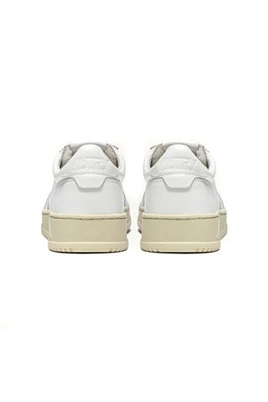 Medalist Low Sneakers In White Leather AUTRY | AULMLL15.
