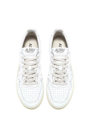 Medalist Low Sneakers In White Leather AUTRY | AULMLL15.