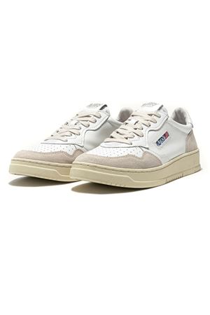 Medalist Low Sneakers In White And Beige AUTRY | AULMLS33.