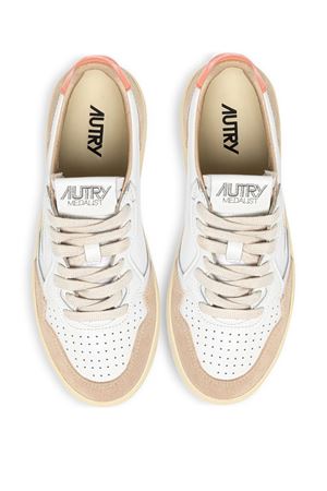 Sneakers Medalist Low In Pelle Bianca E Pesca AUTRY | AULWLS13.