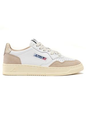 Medalist Low Sneakers In White And Gold Leather AUTRY | AULWLS75.