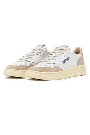 Medalist Low Sneakers In White And Gold Leather AUTRY | AULWLS75.