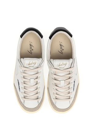 Sneakers Windscape Low In Pelle Bianca e Nera AUTRY | SCLMUK02.