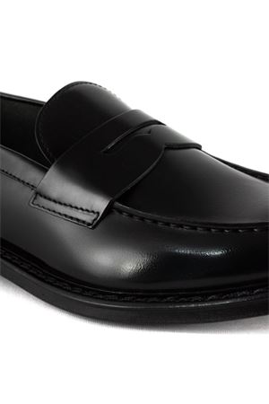 Black leather loafer DOUCAL'S | DU2405PHOEUY007NN00.