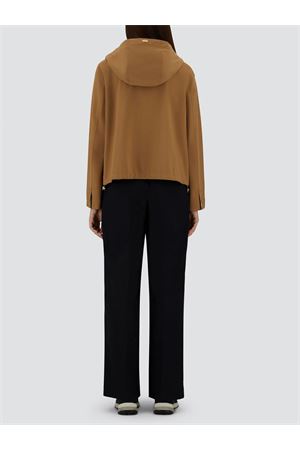 Giacca realizzata in jersey stretch cammello HERNO | GI000311D13455S2157